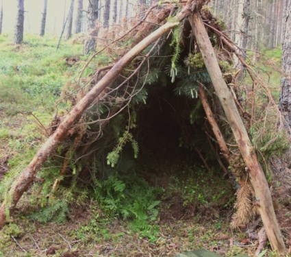 costruzione di un rifugio - shelter basico di sopravvivenza
