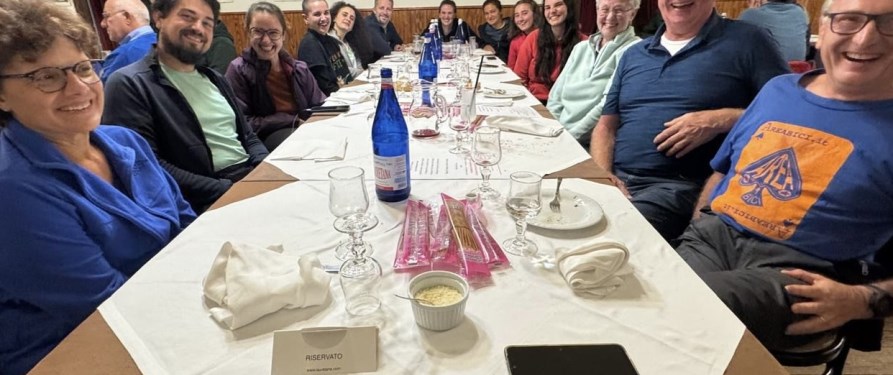 le tipiche cene del Pellegrino, risate e nuove amicizie